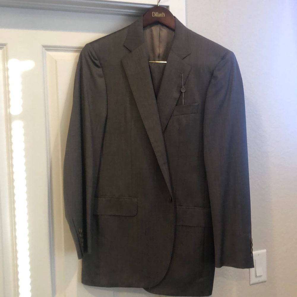Daniel Cremieux Signature Collection suit. 41L